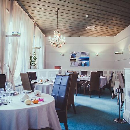 Hotel Logis Le Bourbon Yssingeaux المظهر الخارجي الصورة
