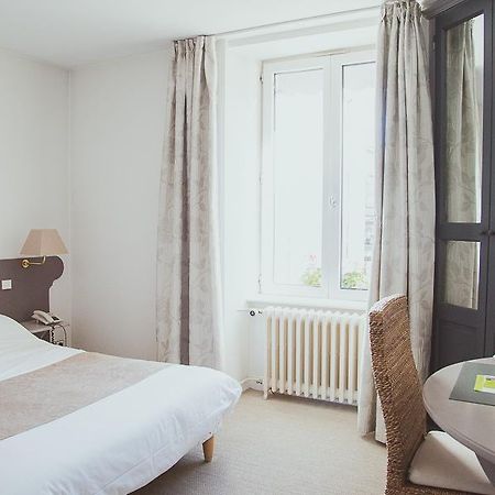 Hotel Logis Le Bourbon Yssingeaux المظهر الخارجي الصورة