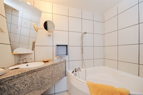 Hotel Logis Le Bourbon Yssingeaux المظهر الخارجي الصورة