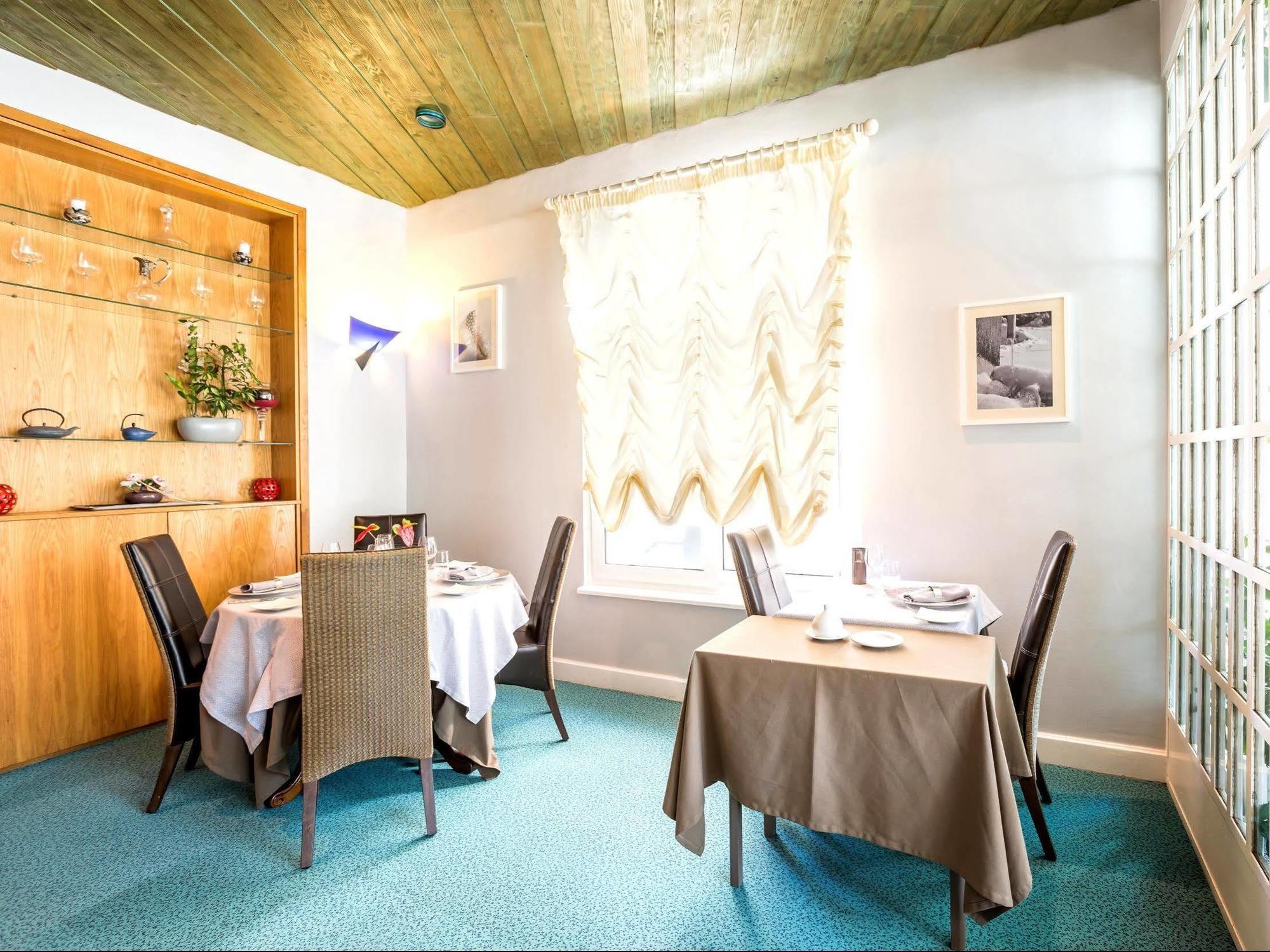 Hotel Logis Le Bourbon Yssingeaux المظهر الخارجي الصورة