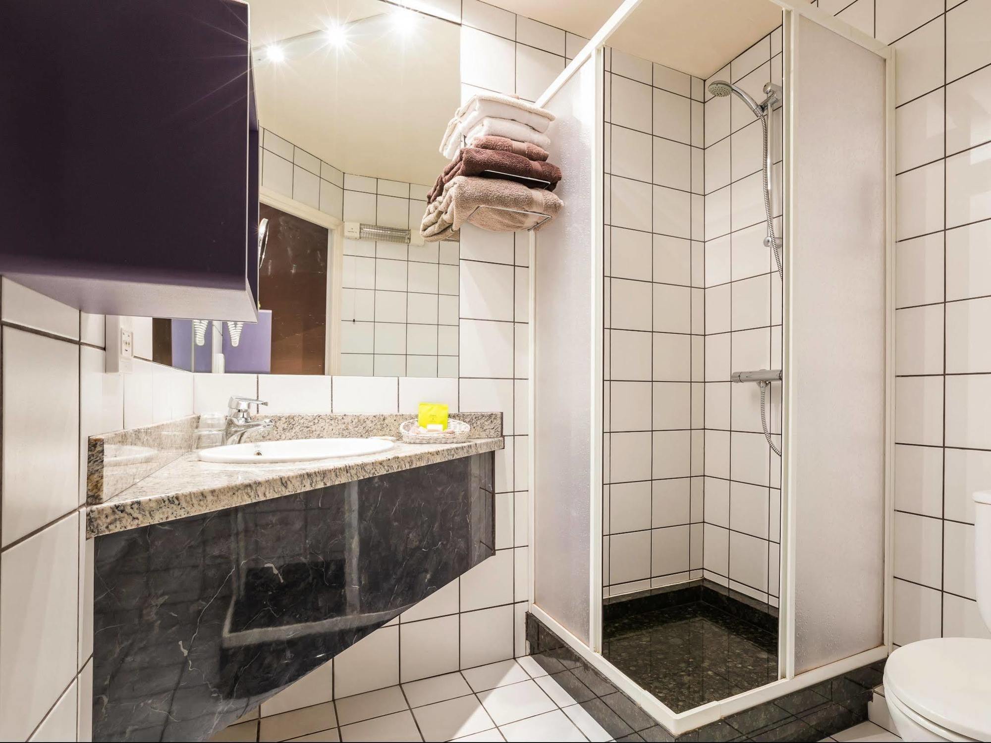 Hotel Logis Le Bourbon Yssingeaux المظهر الخارجي الصورة