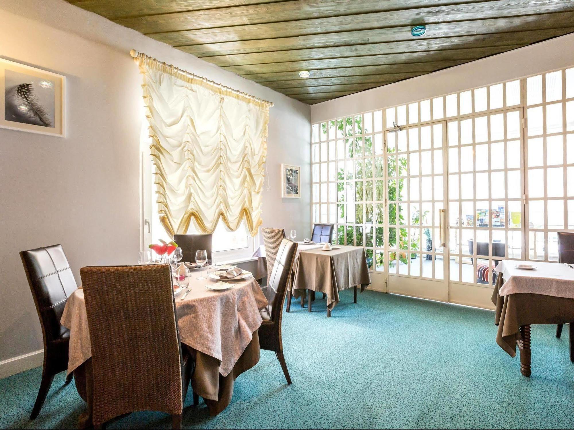 Hotel Logis Le Bourbon Yssingeaux المظهر الخارجي الصورة