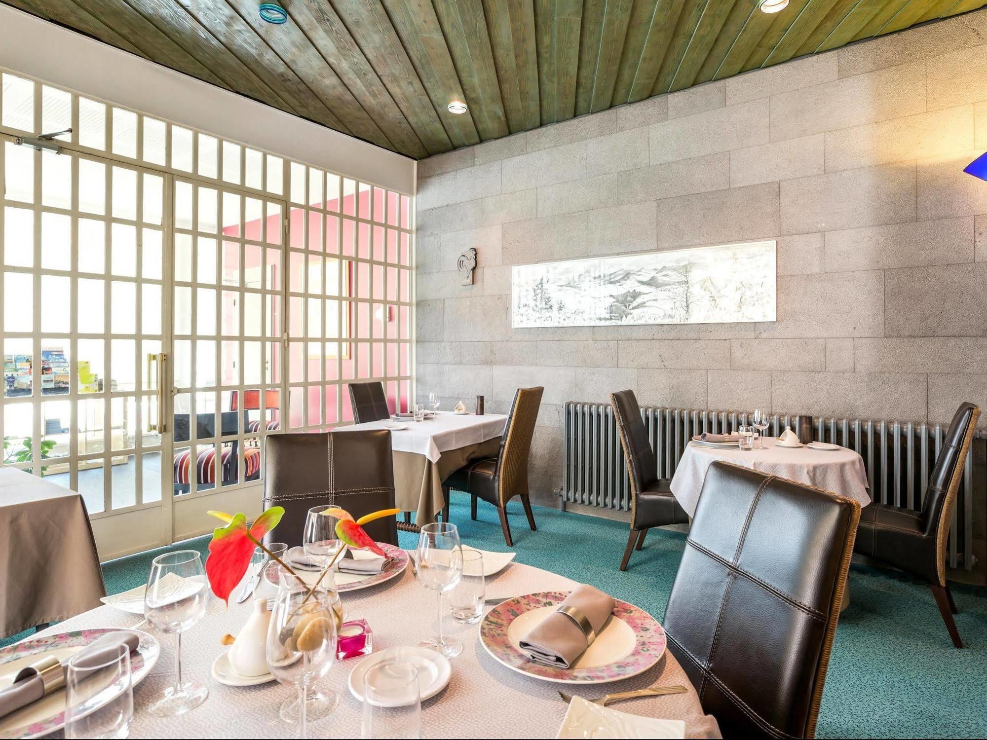 Hotel Logis Le Bourbon Yssingeaux المظهر الخارجي الصورة